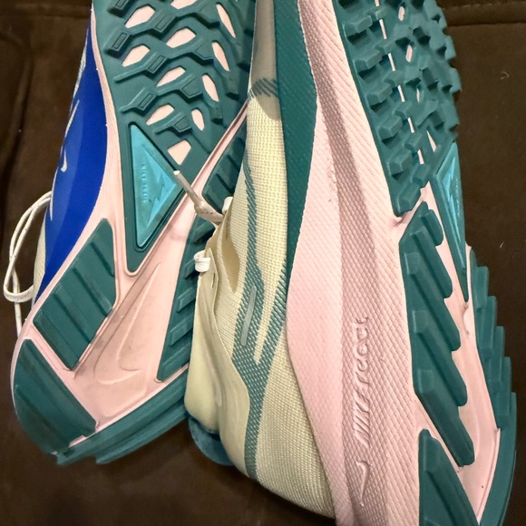 Nike Women's goretex trail running shoes - Picture 2 of 5